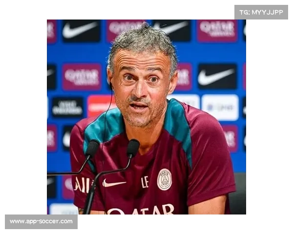 费耶诺德主帅续约至2028年年薪翻倍助力球队未来规划